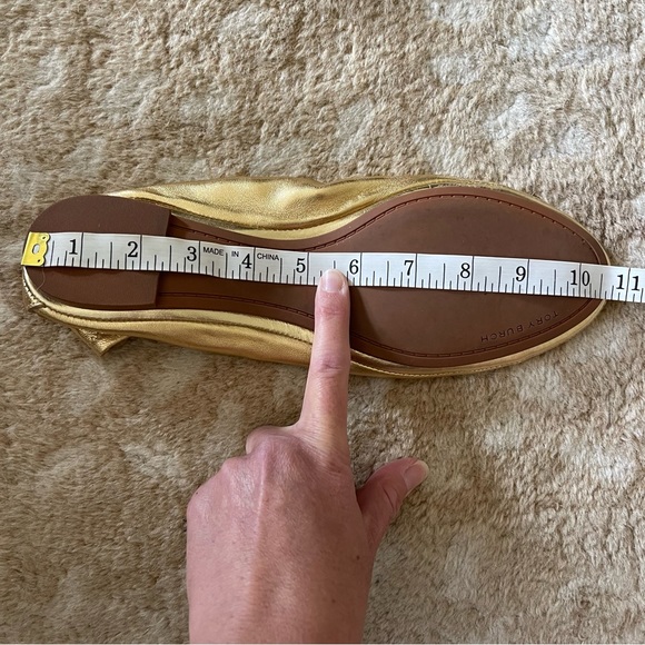 Tory Burch Eddie Ballet Flats In Metallic Gold Size 10 - Picture 13 of 14
